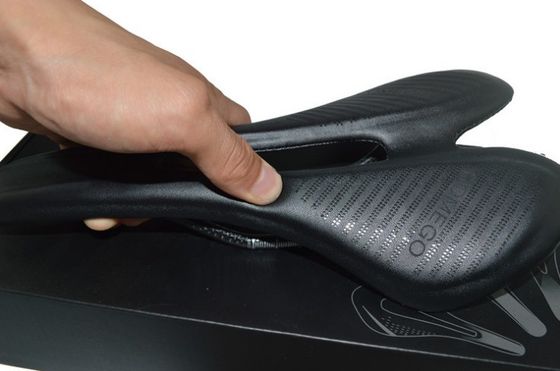 الوزن الخفيف 139 غرام وسادة الدراجة الكربونية الكاملة لجميع مواسم MTB كرسي الدراجة