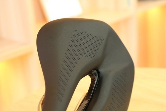 دراجات مضنية خفيفة الوزن / دراجات الطرق السرج لجميع الفصول المقعد الأمامي المهبل الأسود