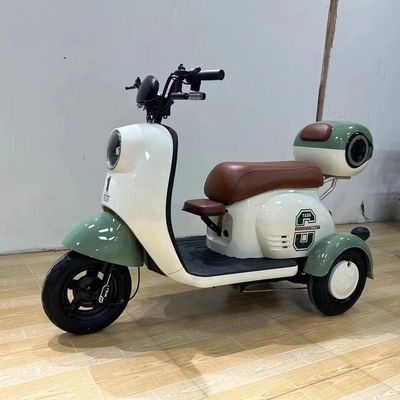 600W الطاقة المتحركة سكوتر ثلاثي العجلات للبالغين المركز الخلفي موتر موقف البطارية المتكاملة